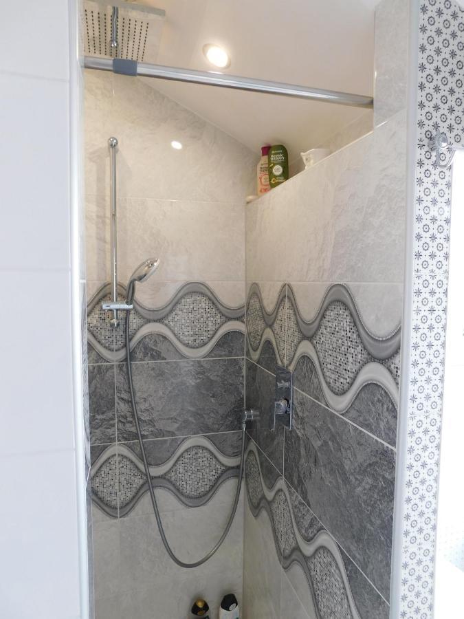 Tina Apartman Prnjavor Esterno foto